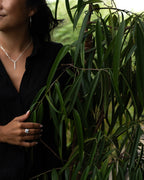 Stripe necklace i 925 sterling silver buret på hals